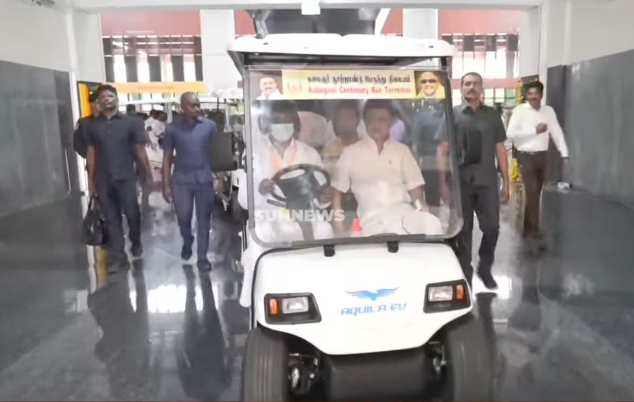 Mk. Stalin travelling on golf cart powered by Shizen Energy-Li Ion Battery Manufacturer